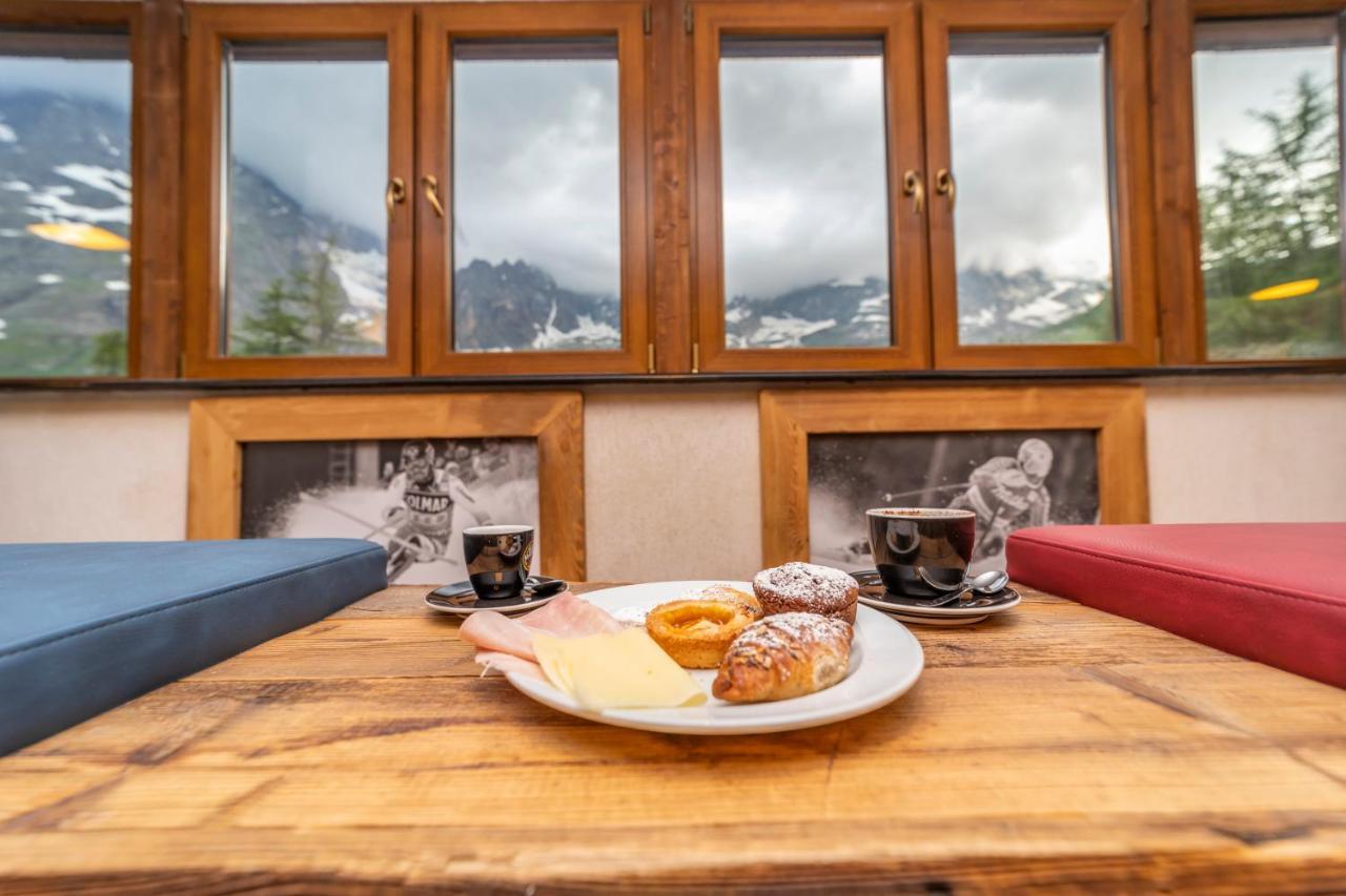 Hotel Petit Palais Breuil-Cervinia Ngoại thất bức ảnh